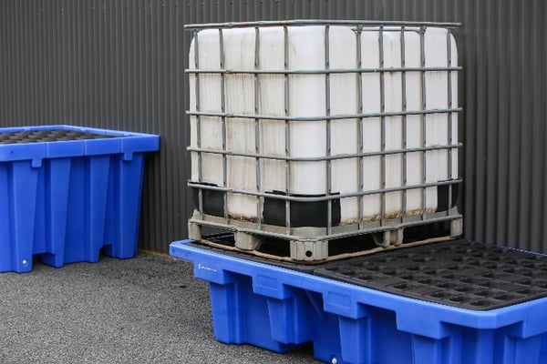 poly IBC bunding with 1 container-1