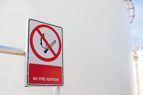 Sign displaying 'no fire ignition' message