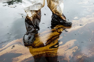 How Do You Clean Up An Oil Spill In The Workplace?